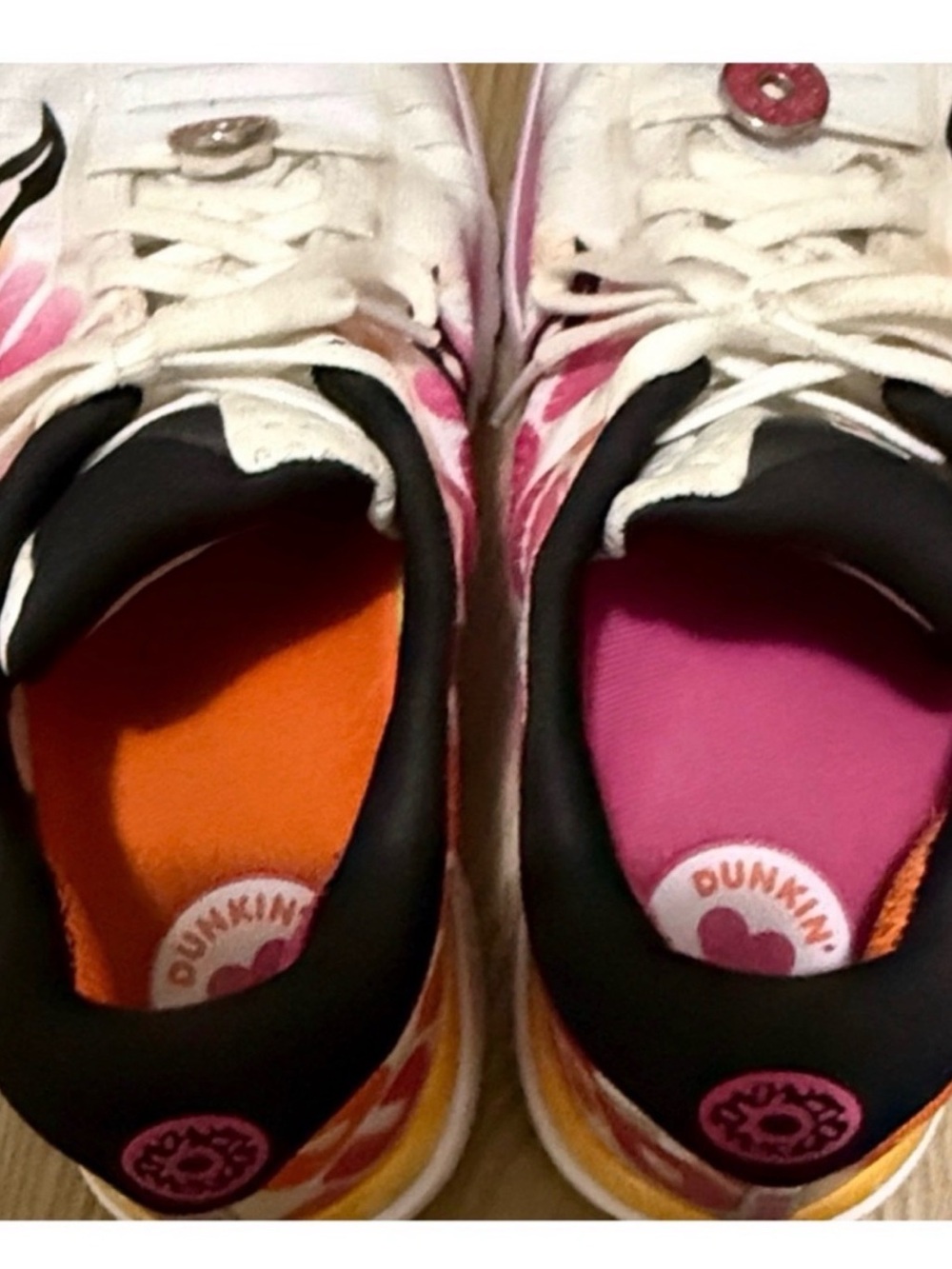 Saucony Kinvara 10 Limited Edition Boston Dunkin sneakers - Picture 7 of 8